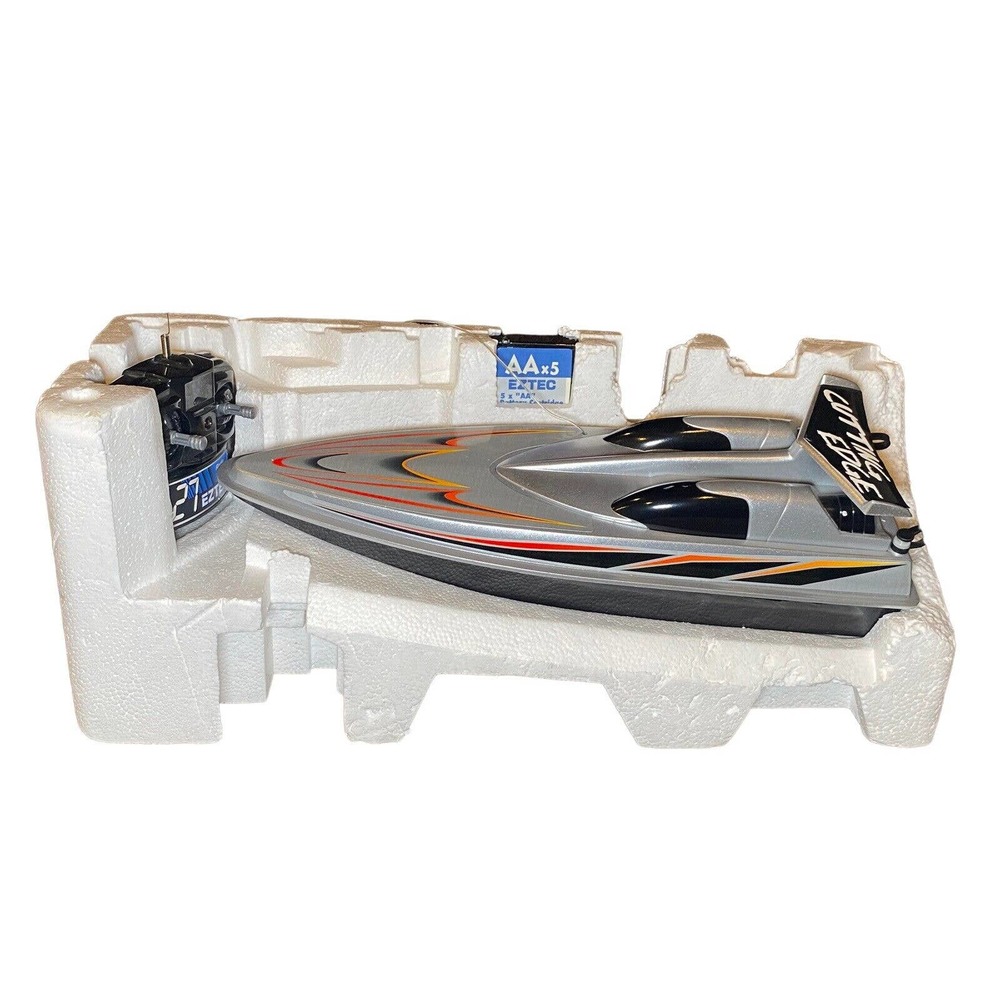 Cutting Edge R/C Speed Boat - New in Open Box